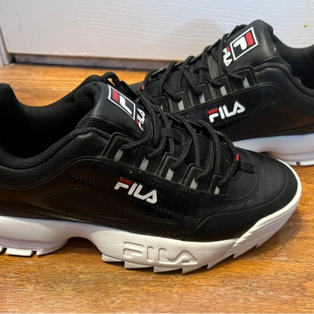 Men’s Fila Sneakers size 8